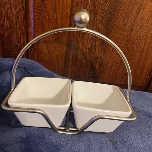 The Pampered Chef Two Bowls & Silver Metal Holder, good condition - Picture 2 of 8